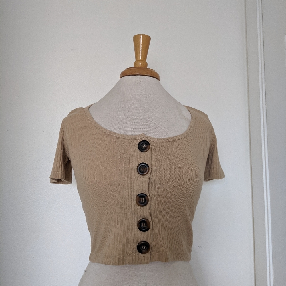 Zara Trafaluc Ribbed Beige Short Sleeve Cropped Button Front Top